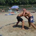 Birkózó verseny a Tisza partján
